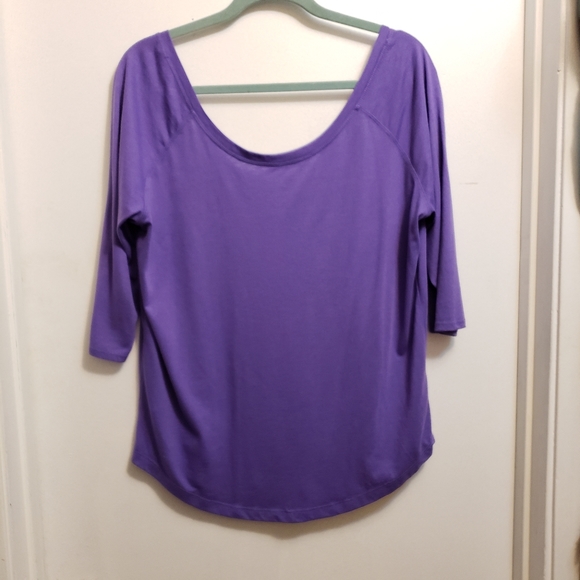 Fabletics scoop neck top - size L - Picture 5 of 5